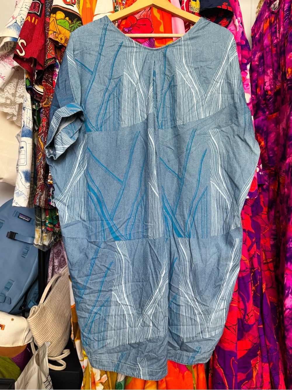 Casual Blue Patterned Short-Sleeve Women's Tunic Dress - Picture 2 of 3